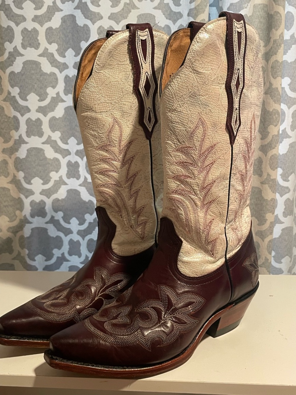 Women's Two-Tone Leather Western Heeled Boots - Burgundy & Cream